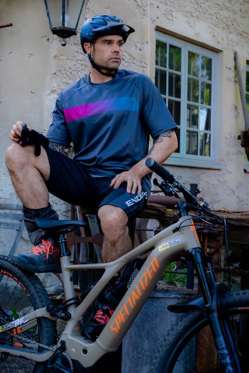 Cyklist och hans cykel. Fotograf: Leon Grimaldi